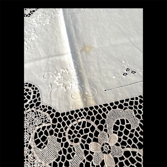 Fine Vintage Italian Linen Needlelace Tablecloth 118 × 65” Ecru Embroidered Rare - Picture 3 of 9